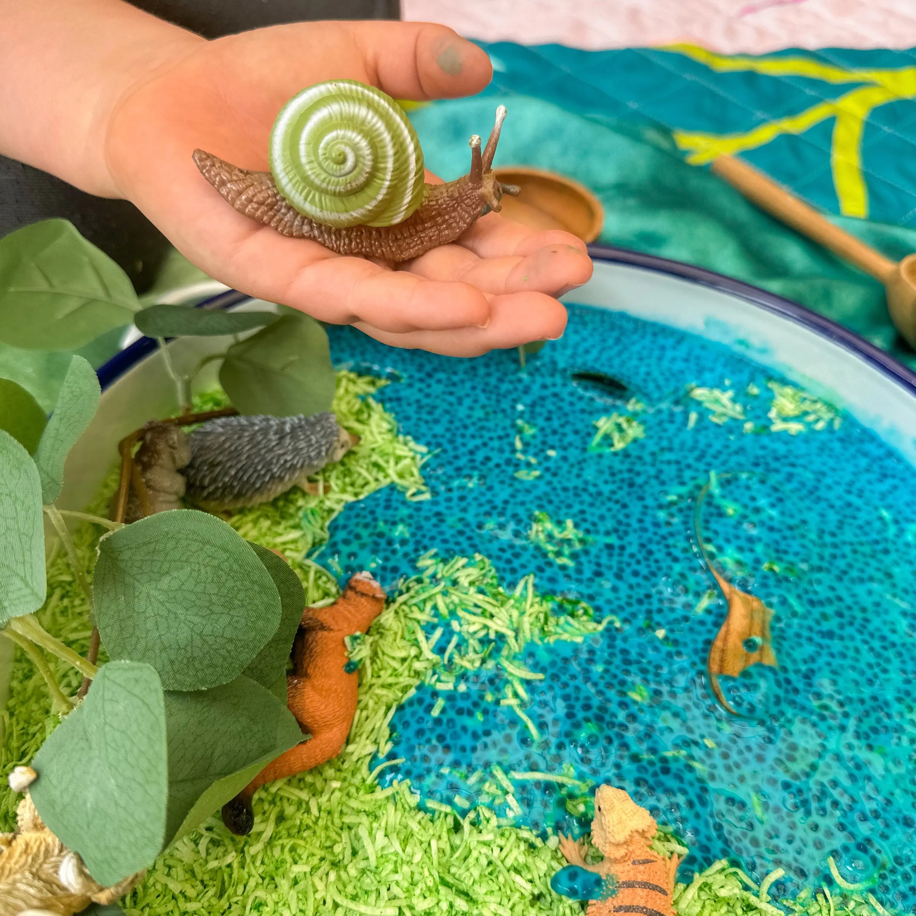 Nature Tube // Land Critters Wild republic