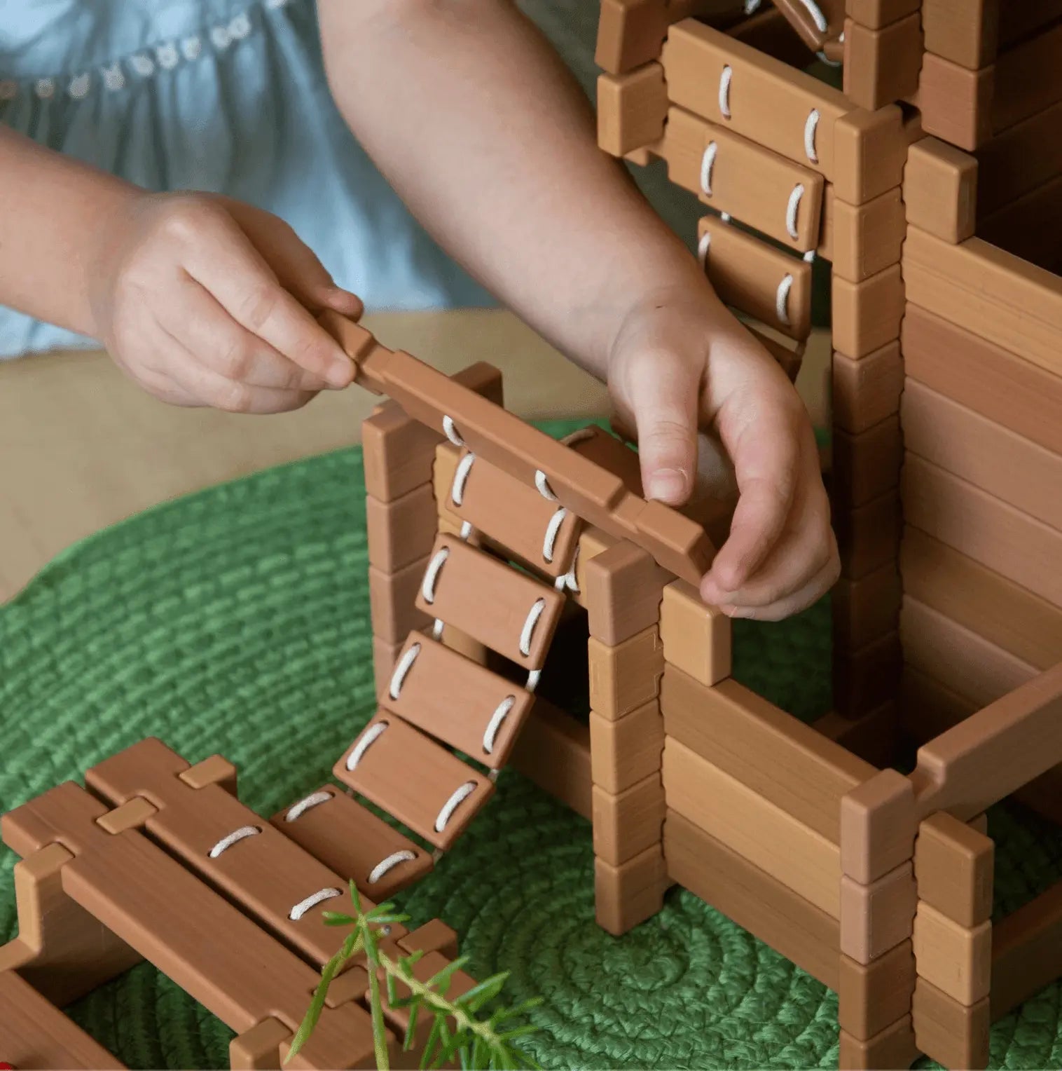 Guidecraft // Tabletop Notch Blocks - Western 129 pc. Set Guidecraft