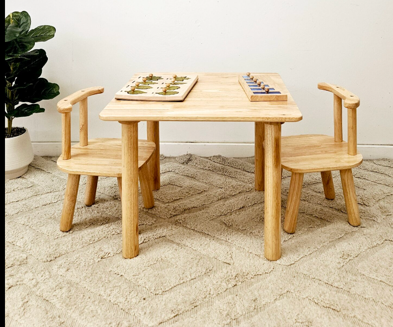 Qtoys //Toddler Table & Chairs Set QToys