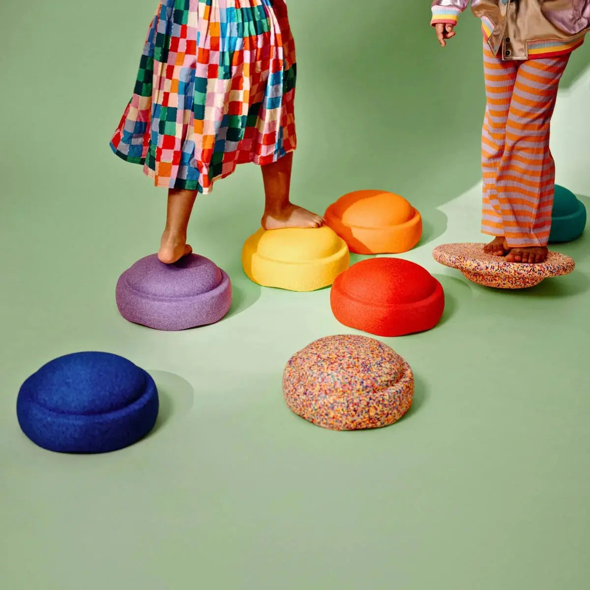 Stapelstein Balance Stepping Stones - Original + Board Combination, Set of 8, Rainbow Classic Complete Stapelstein