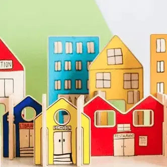 The Freckled Frog // Happy Architect Town The Freckled Frog