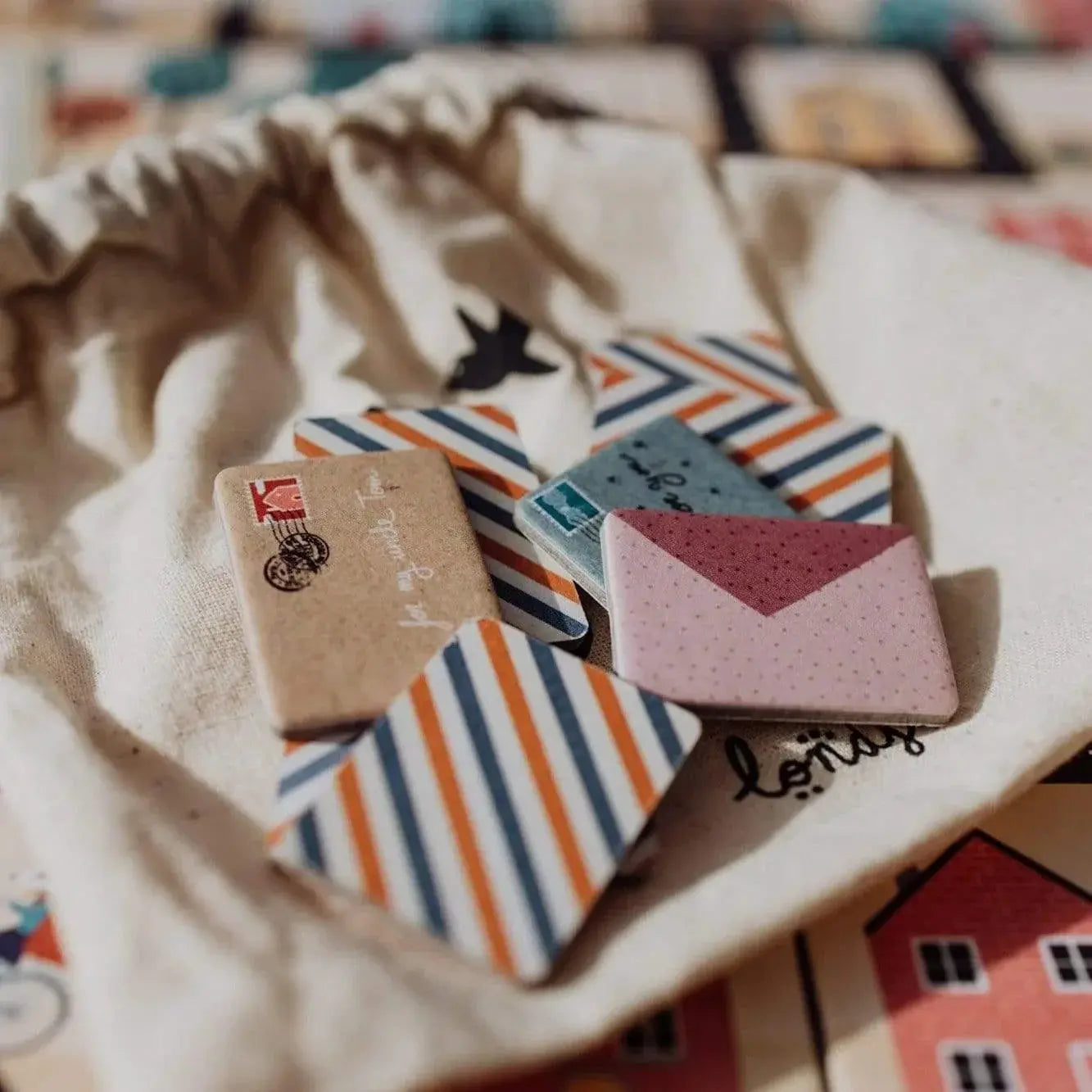 The Curated Parcel - Londji // Postman