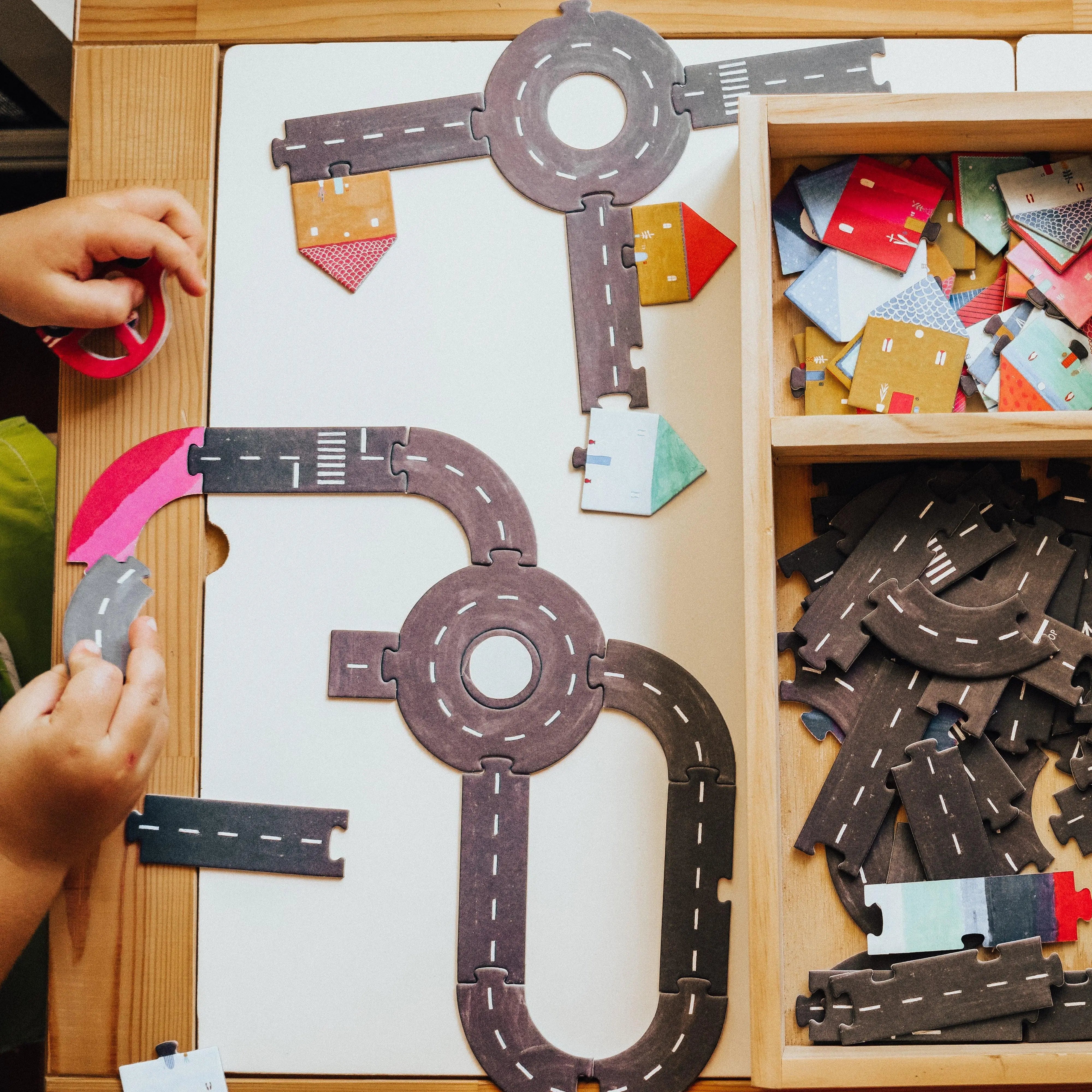 The Curated Parcel - Londji // Roads!