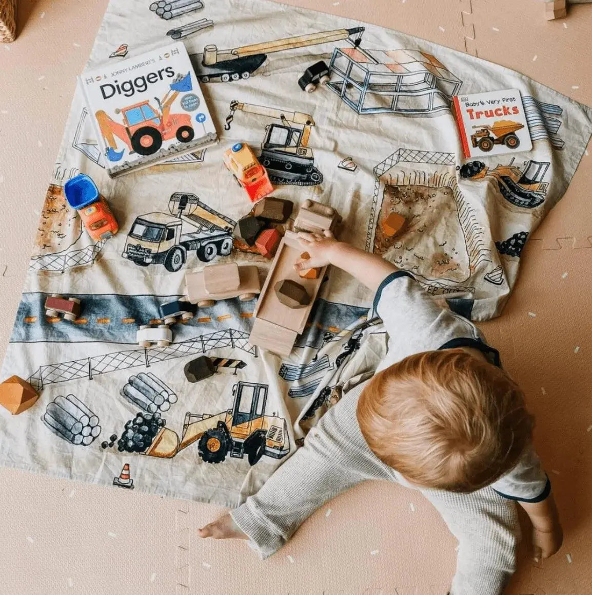 The Curated Parcel - Wondercloths // At The Building Sites