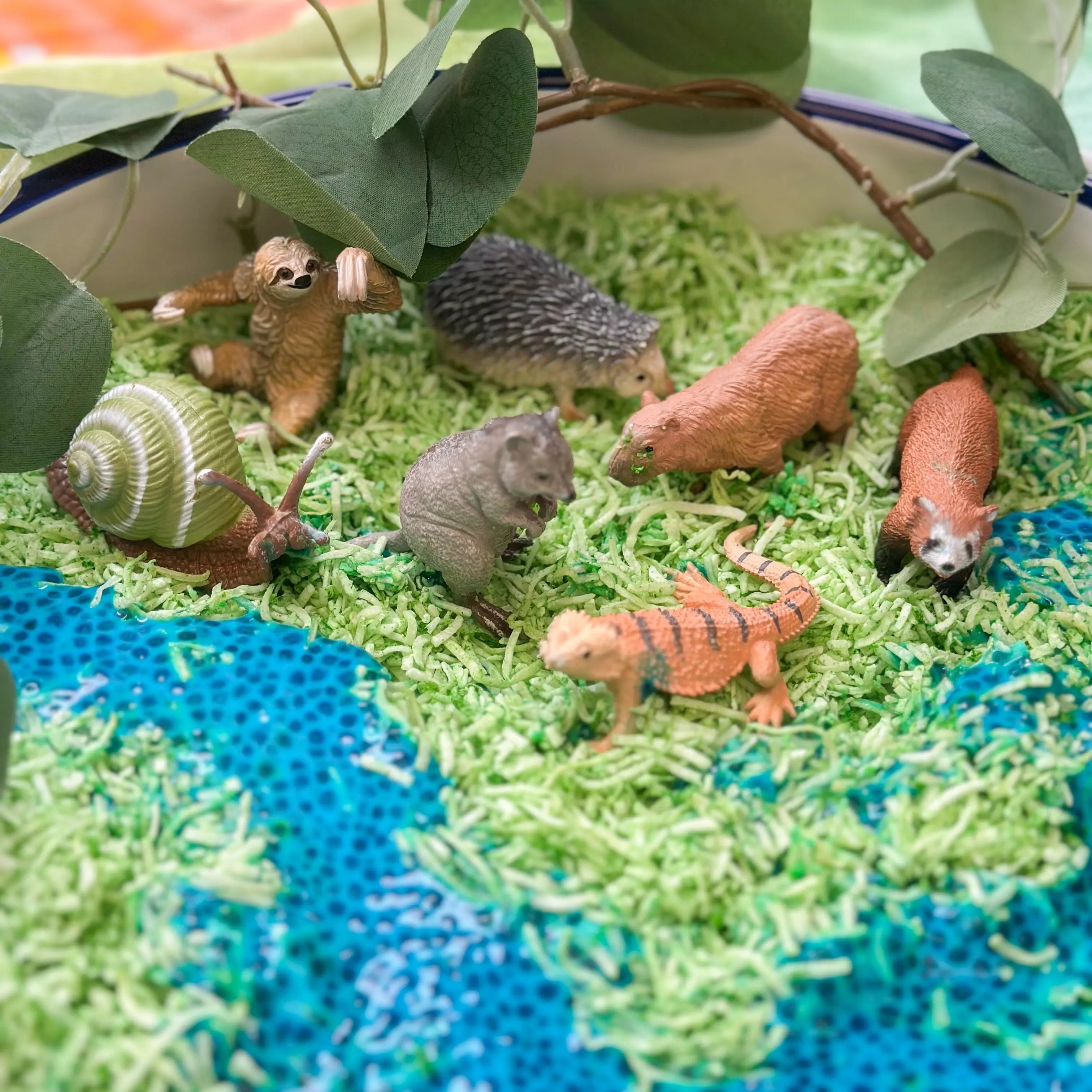 Nature Tube // Land Critters Wild republic