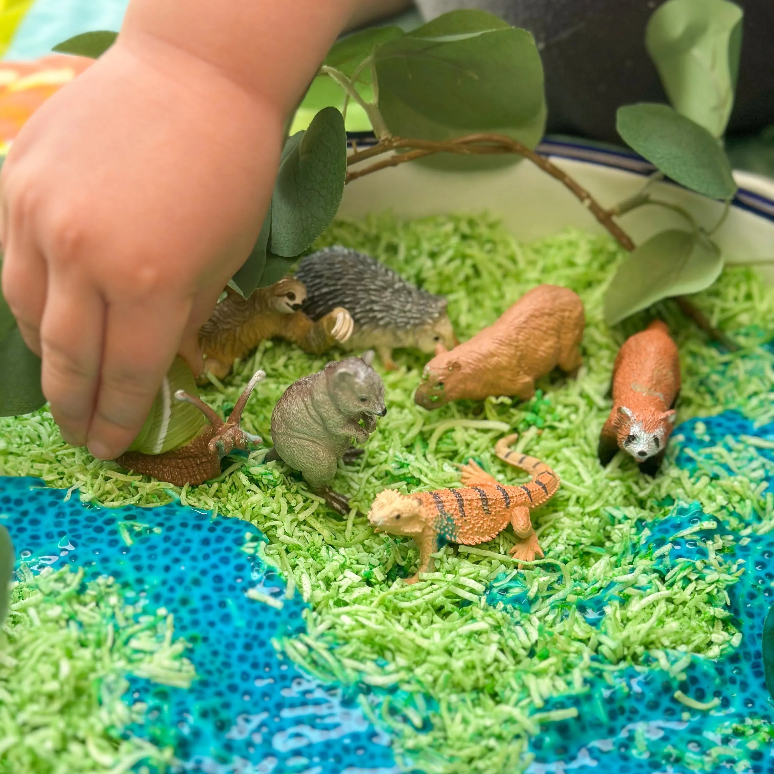 Nature Tube // Land Critters Wild republic