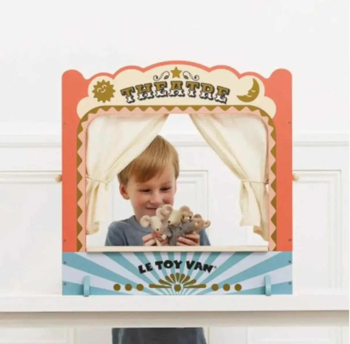 Le Toy Van  // Tabletop Puppet Wooden Theatre Le Toy Van
