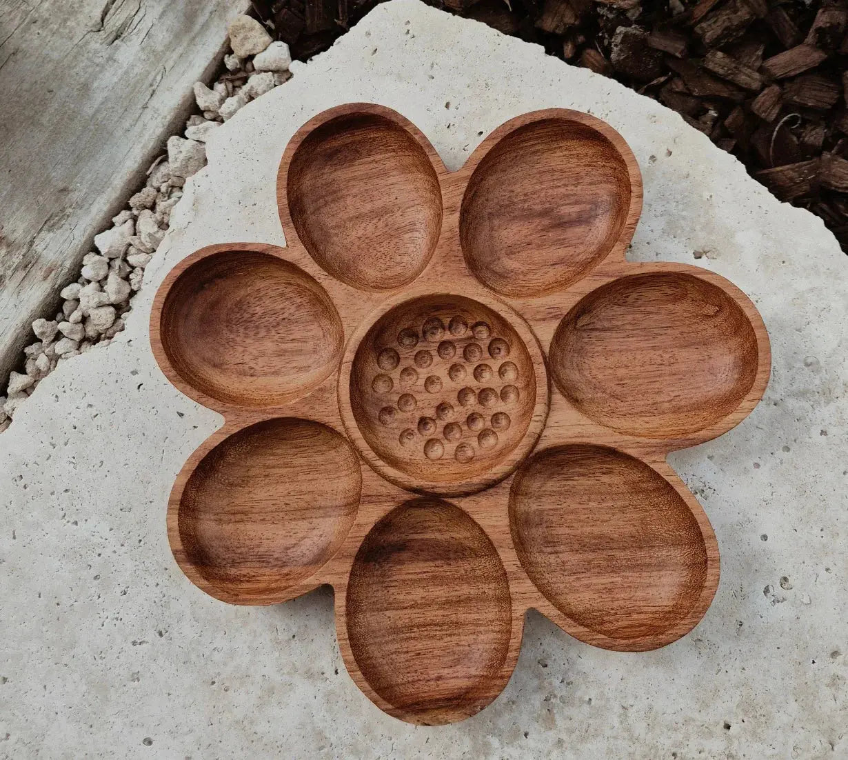 Evergreen Child // Daisy Bloom Tray ** PRE-ORDER** The Curated Parcel