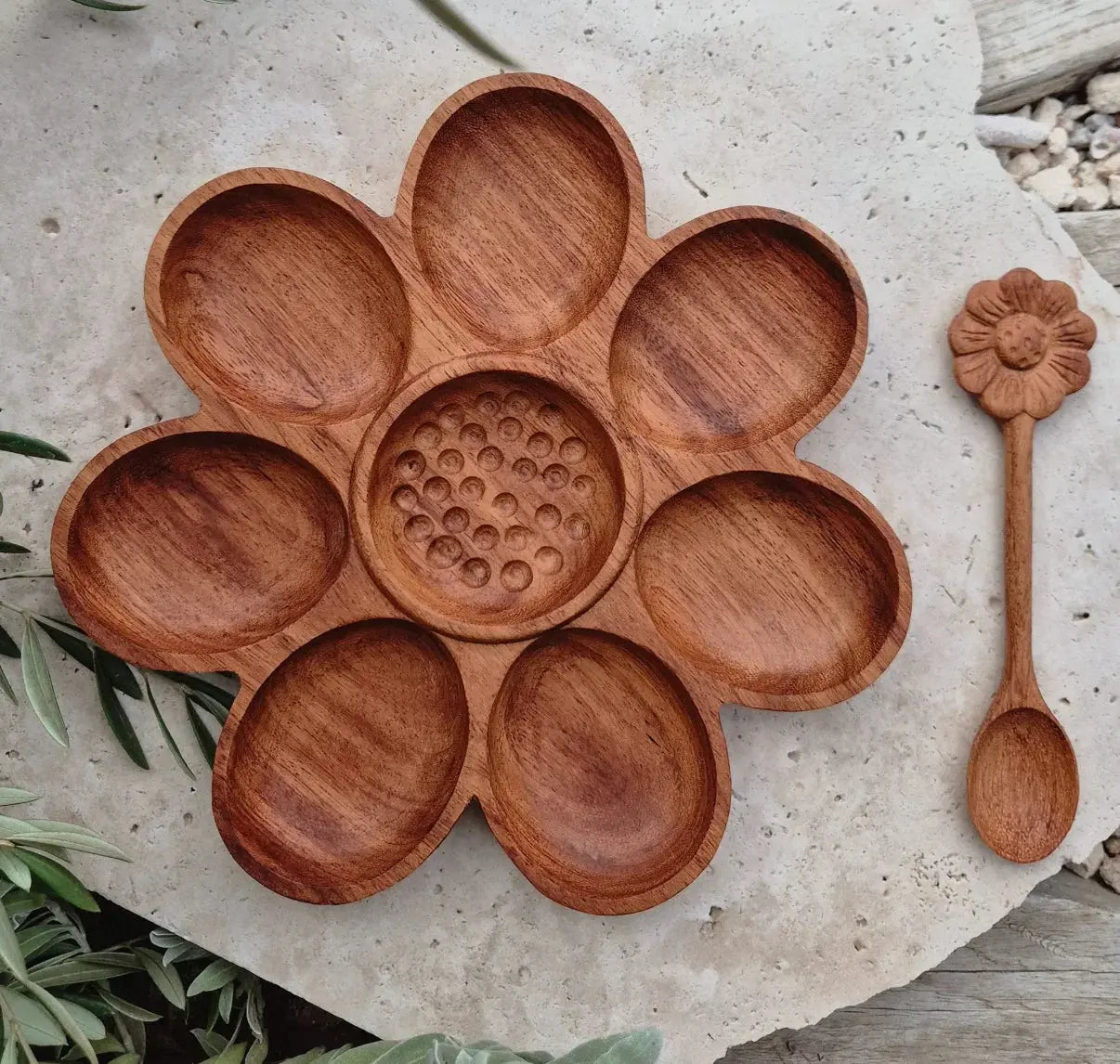 Evergreen Child // Daisy Bloom Tray ** PRE-ORDER** The Curated Parcel