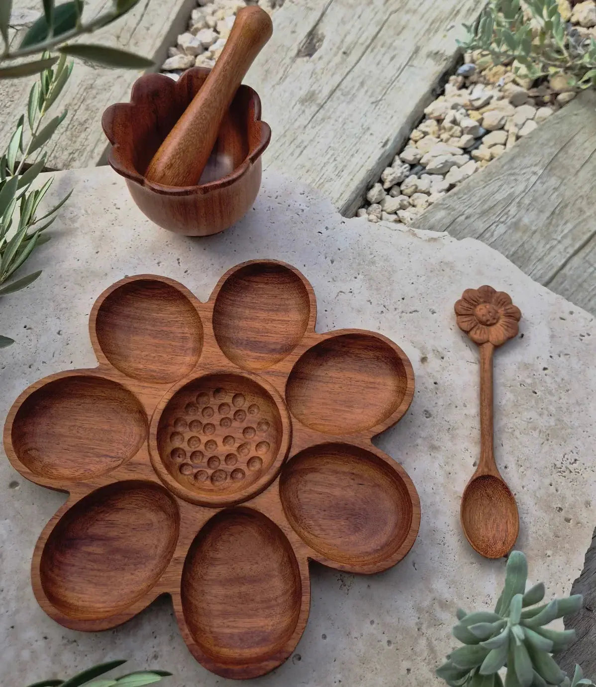 Evergreen Child // Daisy Bloom Tray ** PRE-ORDER** The Curated Parcel