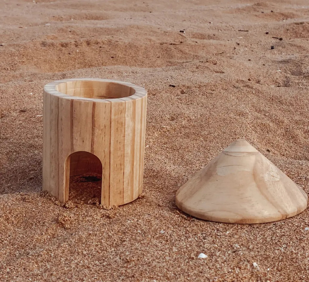 Explore Nook // Wooden Hut Explore Nook