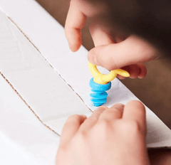 Makedo // STARTER Cardboard Construction Toolkit