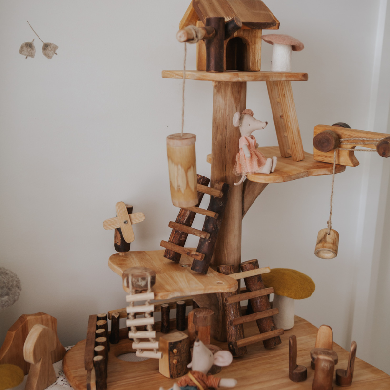 Adventure Tree House ** Pre-Order End Oct Shipment **