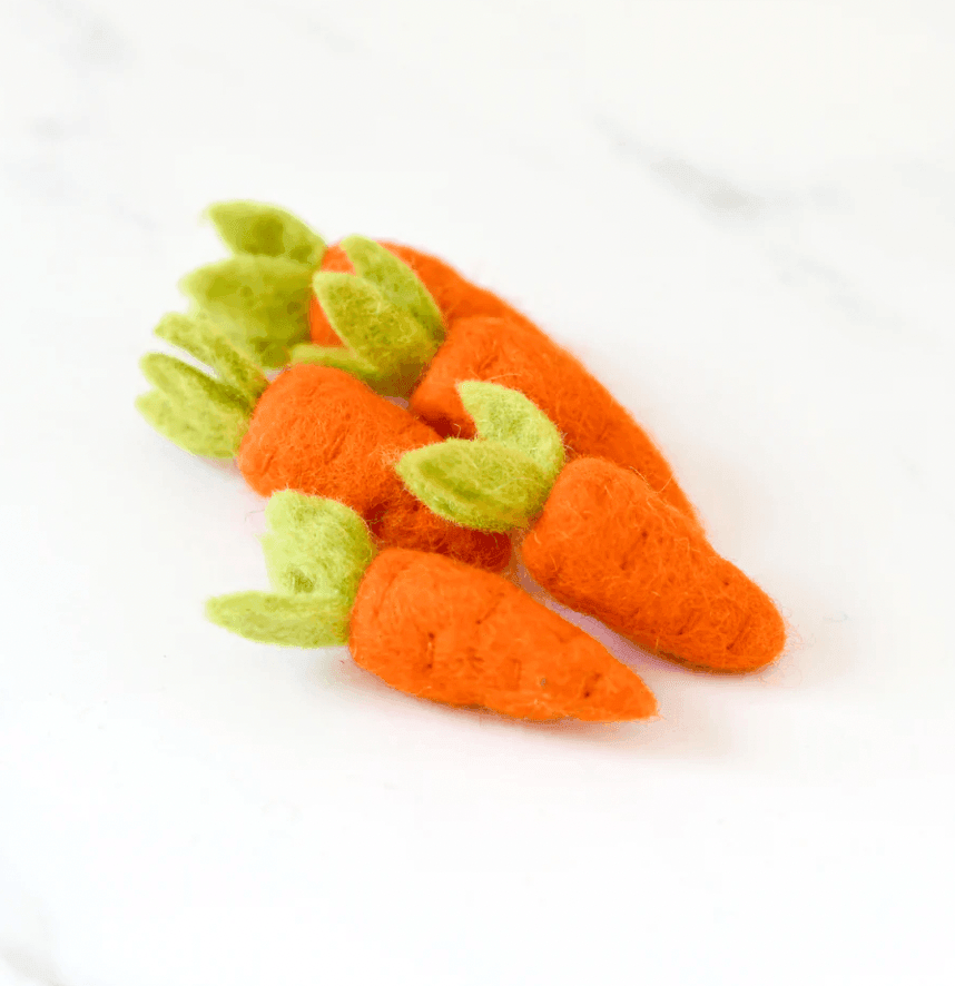 The Curated Parcel - Felt Carrots (Set of 5) 