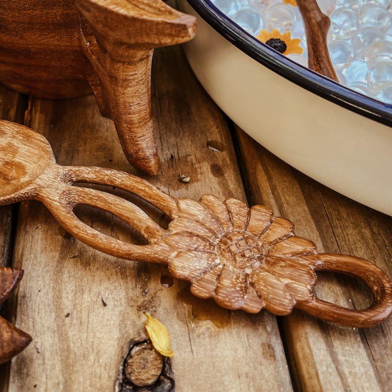 The Curated Parcel - Handcrafted Daisy Spoon 