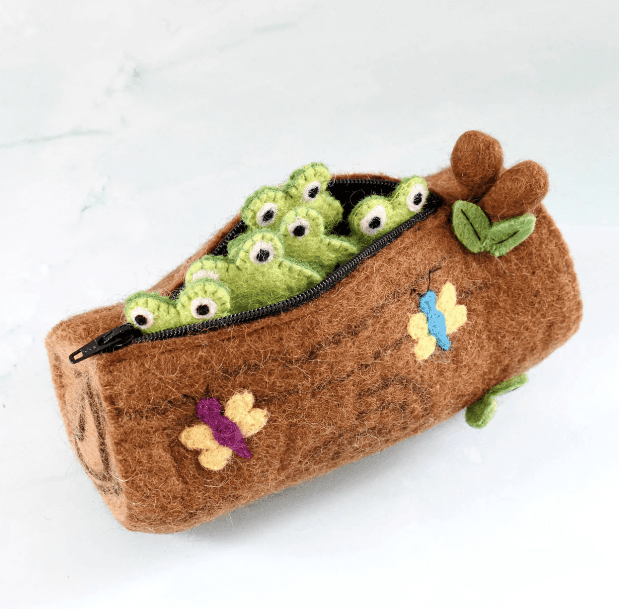 The Curated Parcel - Felt Finger Puppet -5 Little Speckled Frogs With Log Bag 