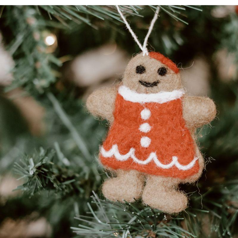 The Curated Parcel - Felt Gingerbread Couple Cookies 