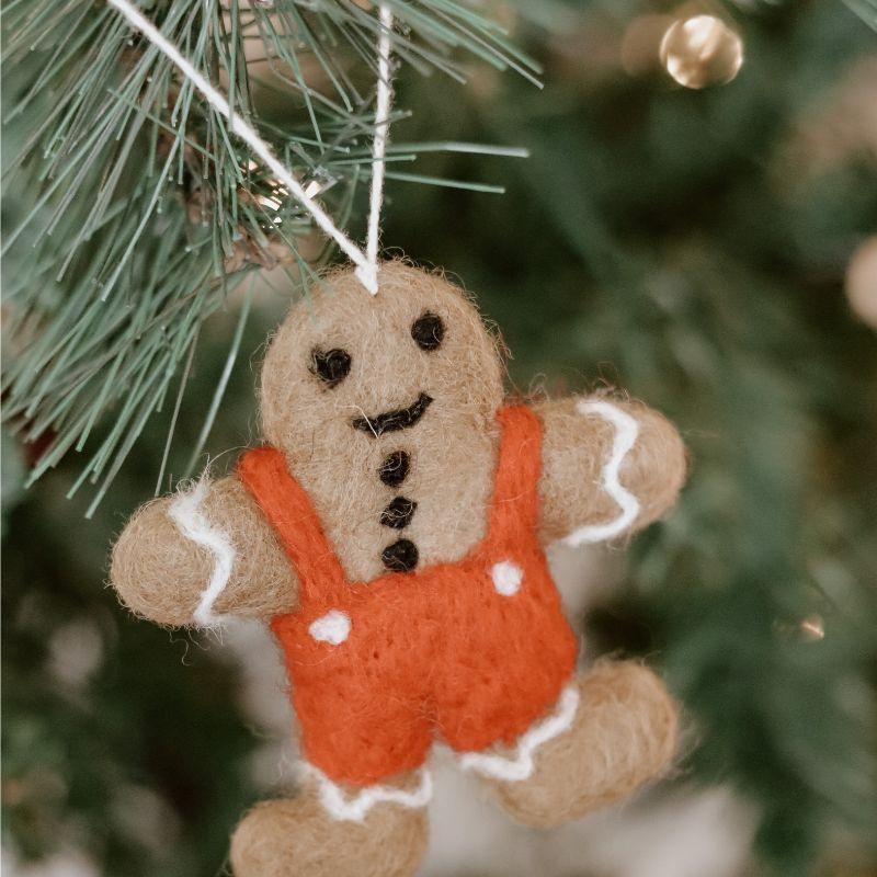 The Curated Parcel - Felt Gingerbread Couple Cookies 