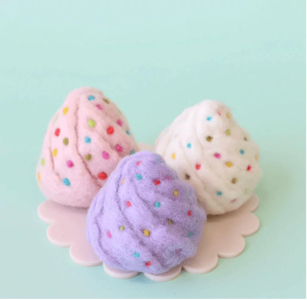 The Curated Parcel - Felt Meringue Kisses Set 