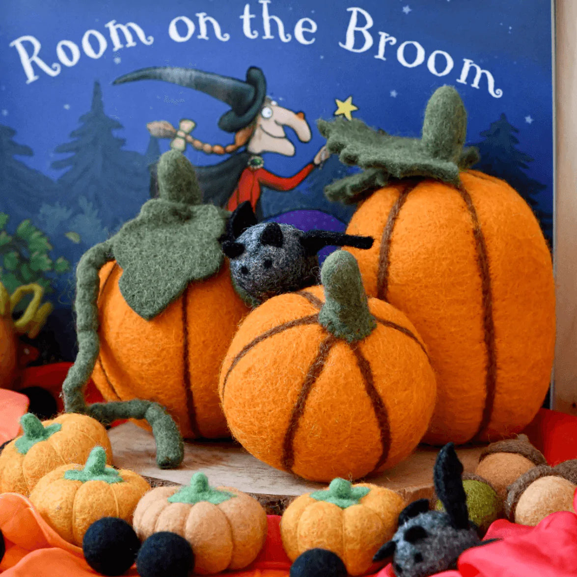 The Curated Parcel - Felt Pumpkins (Set of 3) 