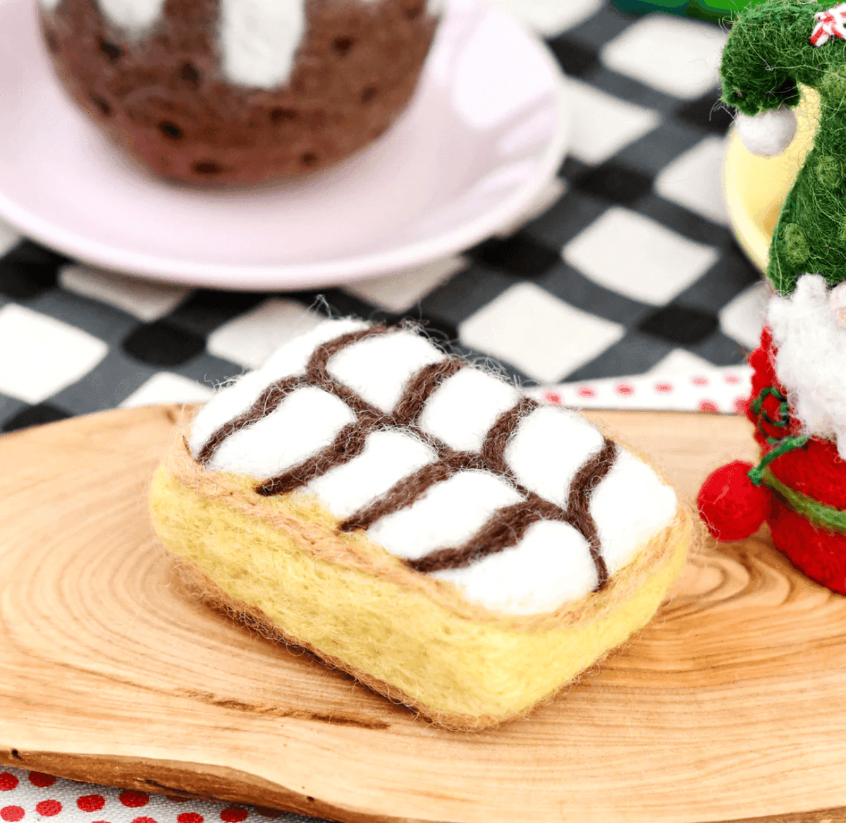 The Curated Parcel - Felt Vanilla Slice 