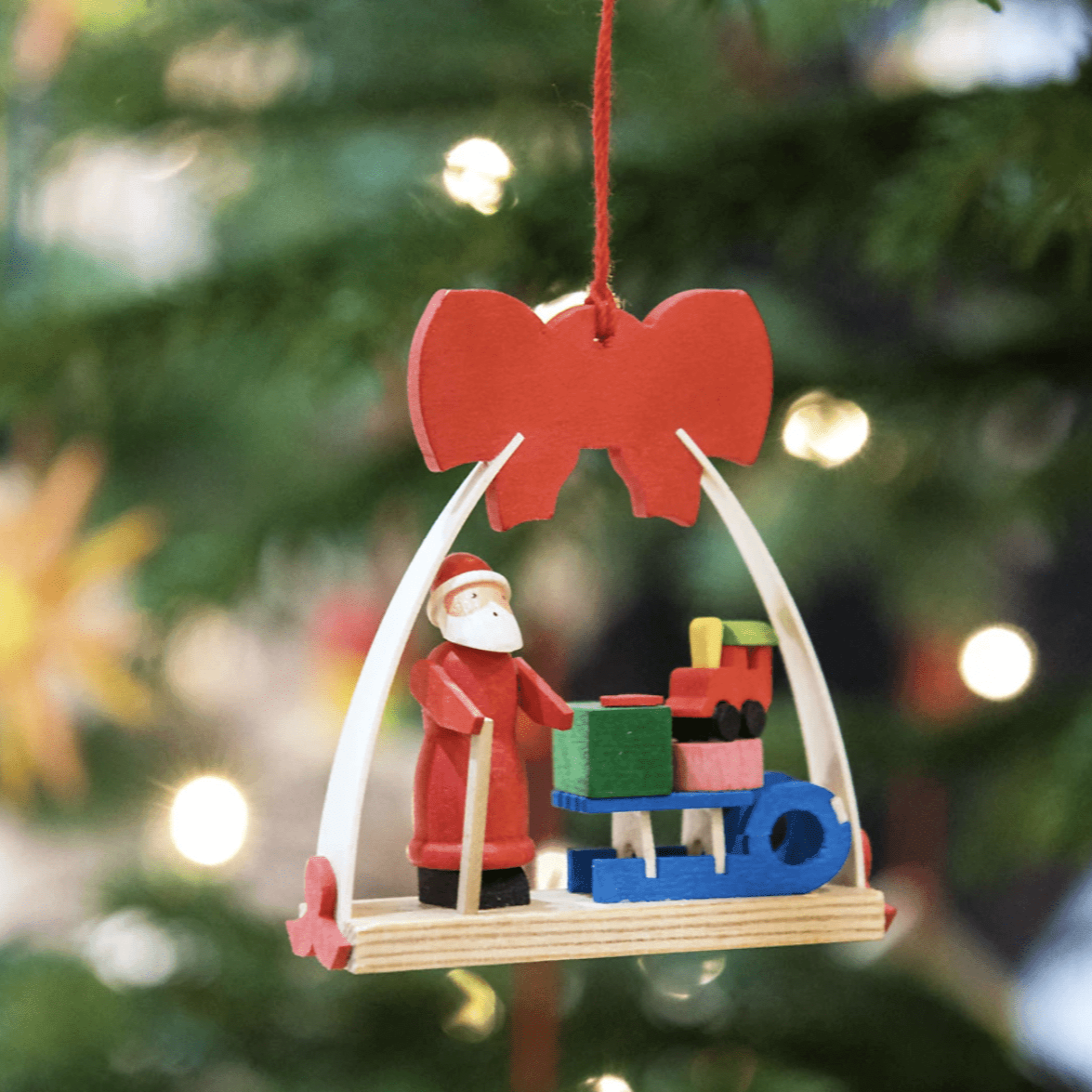 The Curated Parcel - Graupner // Santa Claus Arch with Bow 