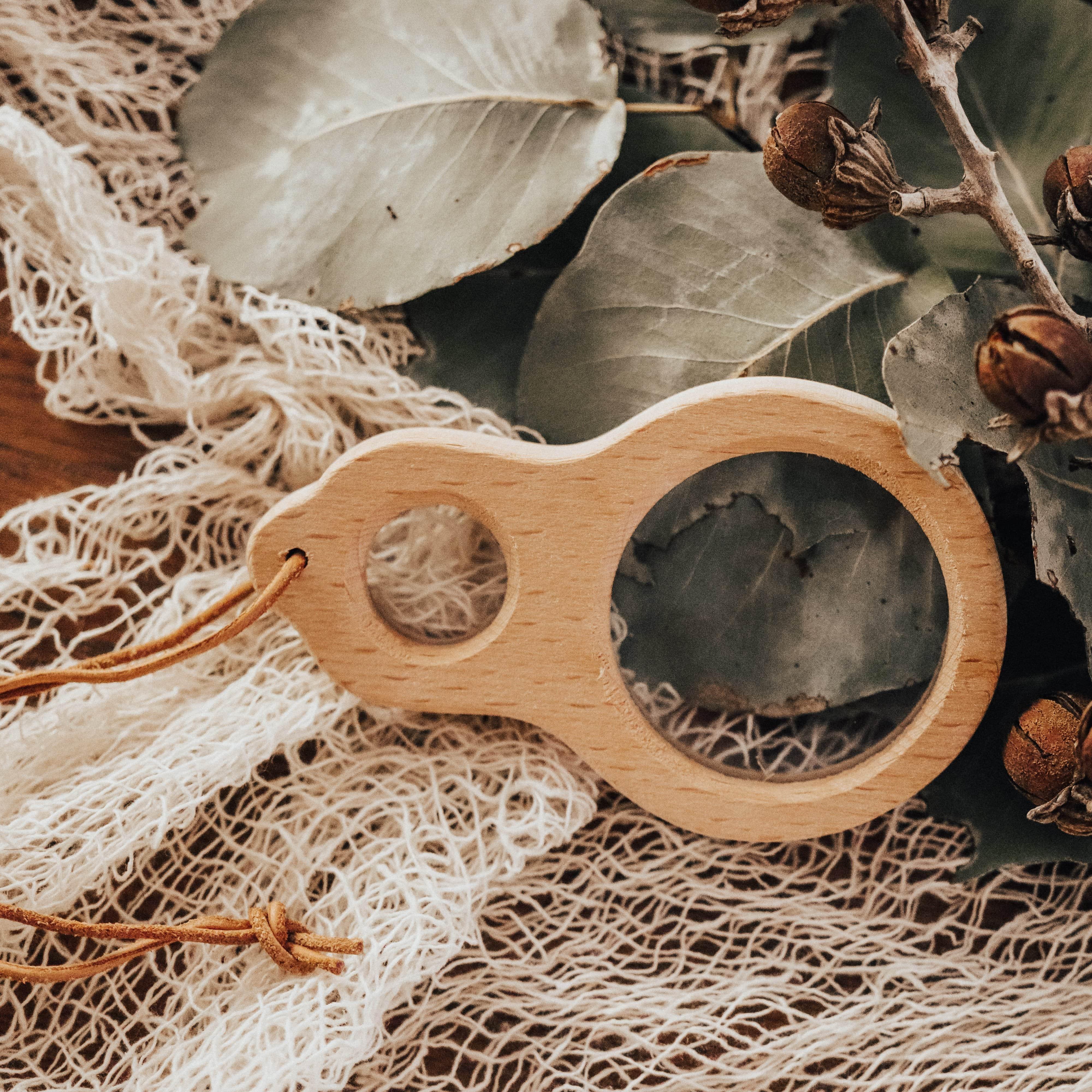 The Curated Parcel - Handheld Dual Magnifier 