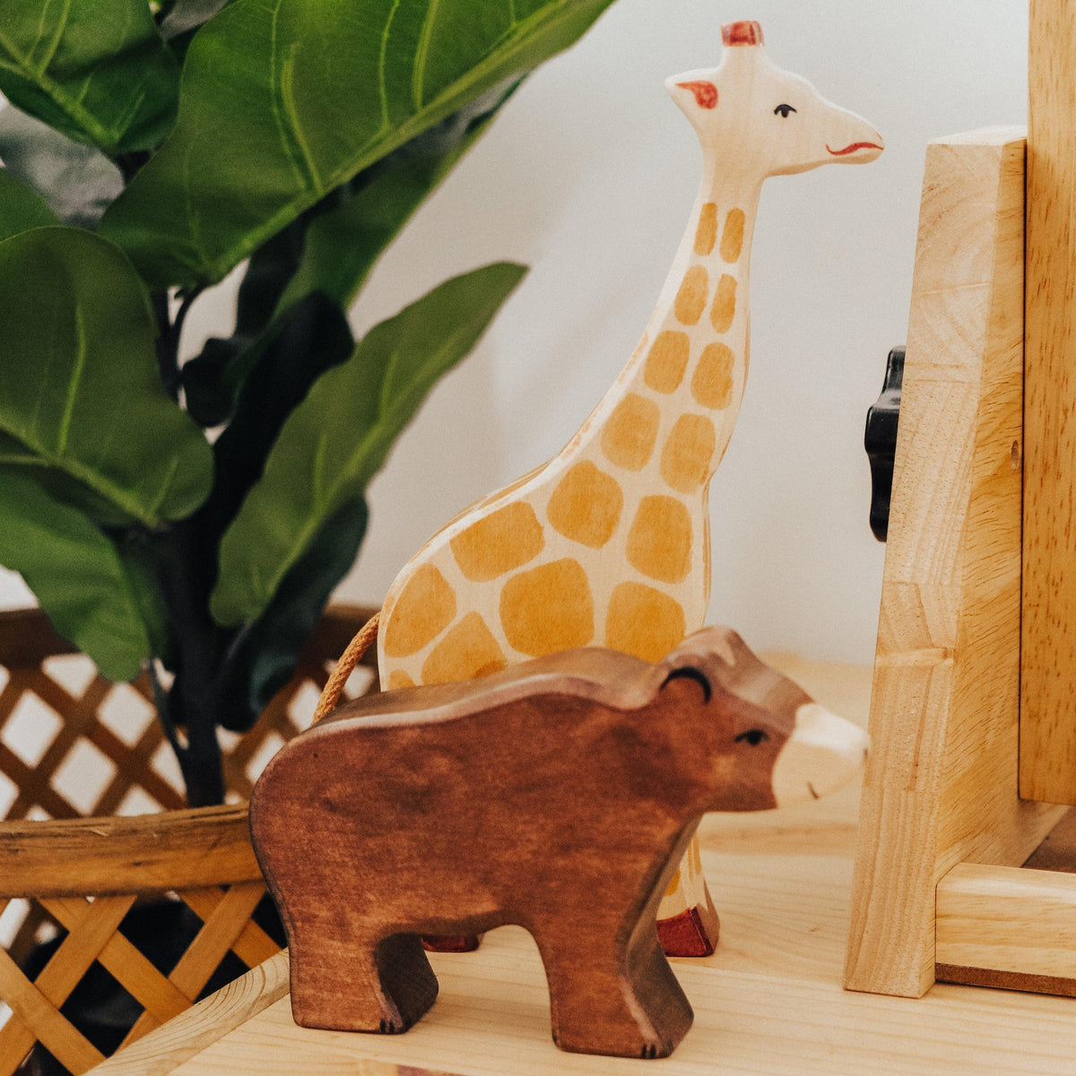 The Curated Parcel - Holztiger //  Giraffe 